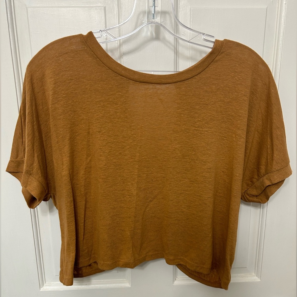 Croptop With Knotted Back. Size (Small)